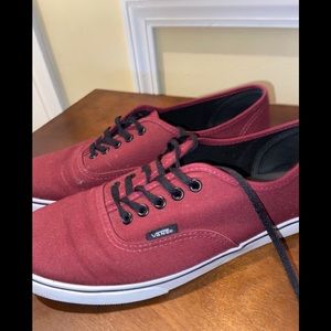 Maroon unisex vans
